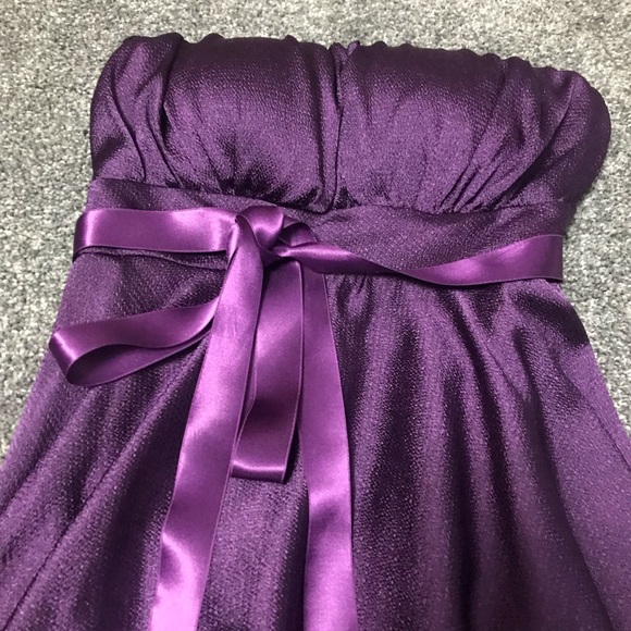 Women’s Dress - Picture 3 of 10